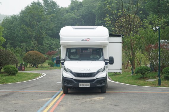 瑞弗最貴的房車,貼心體現在各個方面,瑞弗S820進口雙拓展房車 瑞弗最貴的房車,貼心體現在各個方面,瑞弗S820進口雙拓展房車