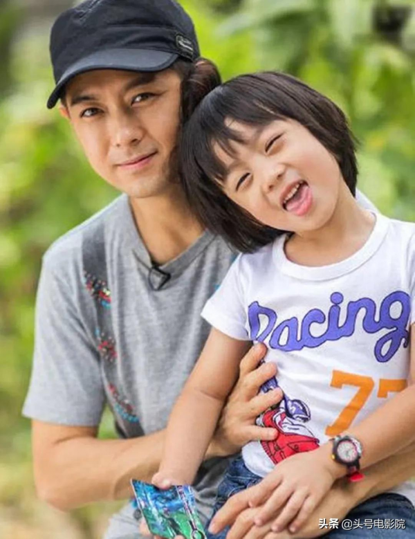 12歲kimi身高快超林志穎！爸爸萌娃變身：石頭超180，王詩齡壯碩