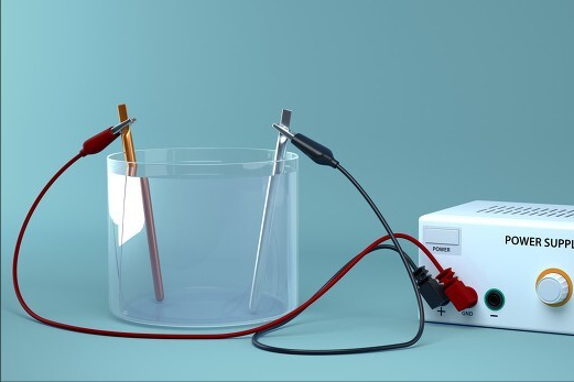 水竟然也可以“燃燒”，汽車可以加水驅動前進嗎？