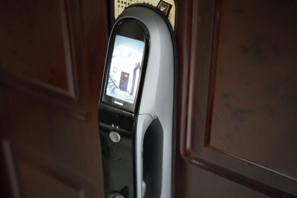 創新無止境，螢石這款影片鎖開啟了全家刷臉開門時代