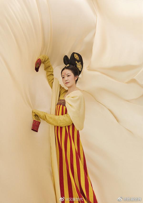 團酥握雪花：從《時尚芭莎》的盛唐仕女畫，聊聊唐代女子的裝扮