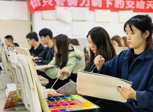 教育進入“新階段”,走好新規每一步,家長和學生要跟上變革步伐 教育進入“新階段”,走好新規每一步,家長和學生要跟上變革步伐