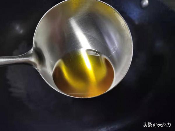 飯店的山藥炒木耳為什麼好吃，那是有講究的，簡單易學，一看就會