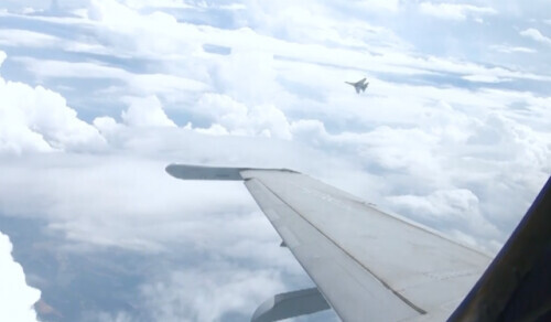 “我是中國空軍!”殲-16飛行員硬核喊話驅離外機 “我是中國空軍!”殲-16飛行員硬核喊話驅離外機