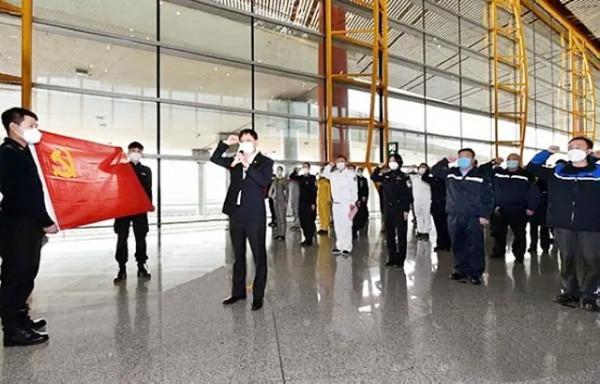 &OpenCurlyDoubleQuote;國門鉅貪&rdquo;受賄超1億，深陷賭博20年，乘專機至香港一夜輸400萬