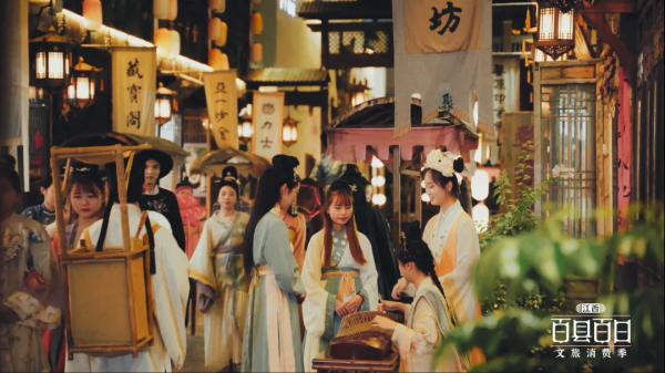 婺源高鐵站再現穿越快閃，驚豔遊客，嗨翻全場