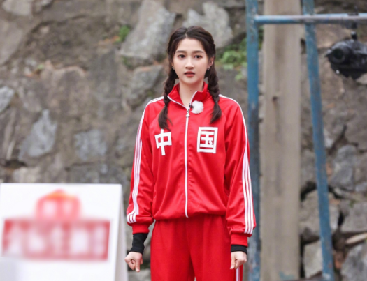 關曉彤考編成功上岸,肖戰也在備考階段,他的第一學歷引人注目 關曉彤考編成功上岸,肖戰也在備考階段,他的第一學歷引人注目