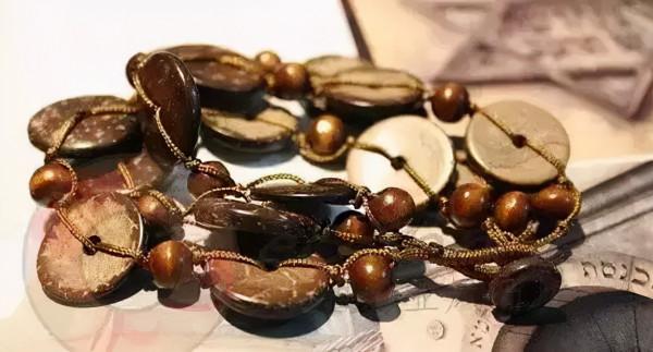 手串怎麼戴才不土氣?教你一秒變型男 手串怎麼戴才不土氣?教你一秒變型男