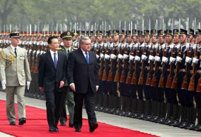 不是人民為黨服務 而是黨為人民服務——法國前總理拉法蘭與中國共產黨的故事