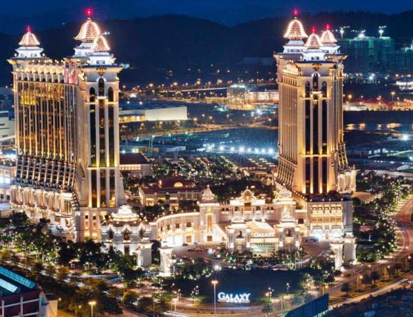 霍英東做了什麼?感動中國,去世後享受國葬待遇,港澳頂流人物抬棺 霍英東做了什麼?感動中國,去世後享受國葬待遇,港澳頂流人物抬棺