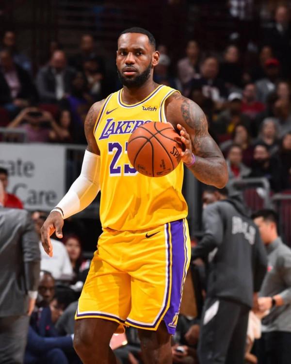 詹姆斯搭檔巔峰奧尼爾真的可以奪冠嗎？