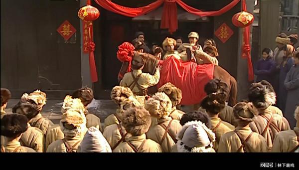 激情燃燒的歲月：19歲的褚琴嫁給36歲的石光榮，是最極致的痛苦