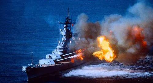 美軍驅逐艦的悲慘時刻,這艘軍艦在沉沒前,竟連續40次被炮彈擊中 美軍驅逐艦的悲慘時刻,這艘軍艦在沉沒前,竟連續40次被炮彈擊中