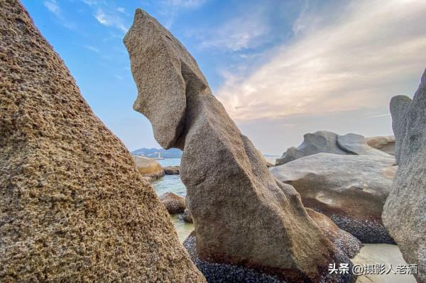 廣東惠州有個網紅海邊公園，幾十噸巨石隨風搖擺，蘇東坡還寫過詩