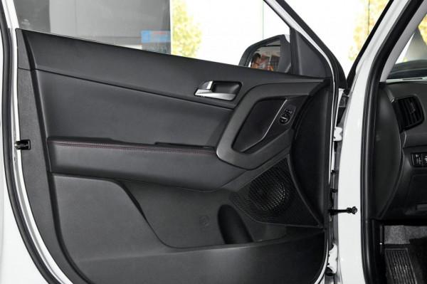 現代ix25改裝車內氛圍燈,讓車內氛圍變得繽紛多彩! 現代ix25改裝車內氛圍燈,讓車內氛圍變得繽紛多彩!