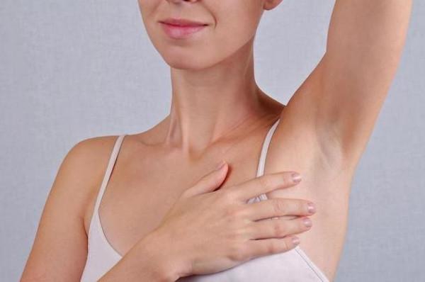 腋窩有個“長壽穴”，建議每天拍打幾分鐘，或會收穫這4個好處