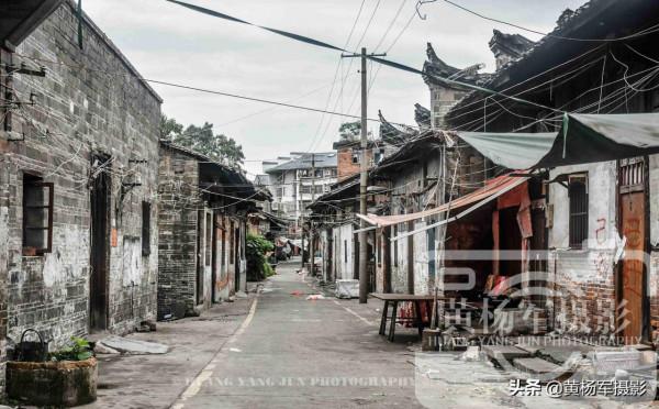 江西第二大城市，全國聞名的三十六座名城之一，旅遊名城古蹟眾多