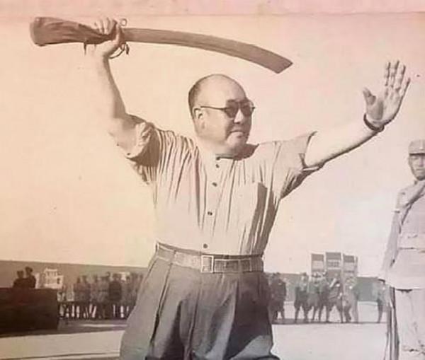 我軍副司令在銀川遇害,上級下令:一個軍全軍出動,連夜抓捕真兇 我軍副司令在銀川遇害,上級下令:一個軍全軍出動,連夜抓捕真兇