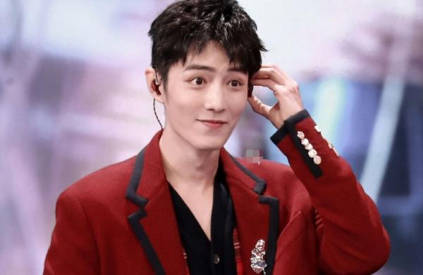 肖戰被母校認可，被評為“優秀學生代表”，不愧是學生的榜樣