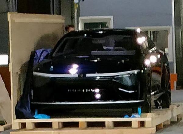 富士康急招20萬人！代工、汽車兩不誤，首款電動車10月亮相