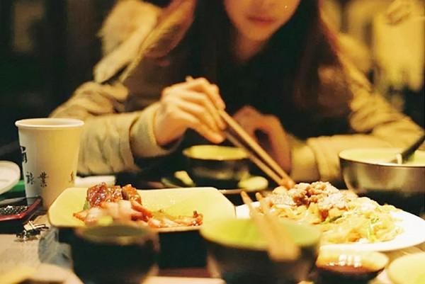 懷孕後“視泡麵如命”?解孕婦的“饞蟲”時,應注意這些飲食原則 懷孕後“視泡麵如命”?解孕婦的“饞蟲”時,應注意這些飲食原則