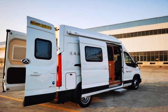 B型房車竟然藏三張床,配置齊全堪比C型房車,途酷神行者D590房車 B型房車竟然藏三張床,配置齊全堪比C型房車,途酷神行者D590房車