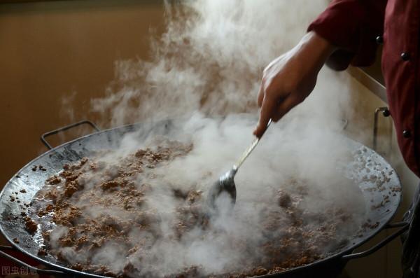 燃氣灶炒菜，先開火後放油，會受3害