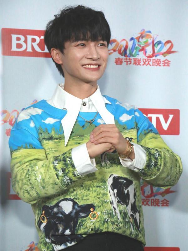 北京春晚路透：王鷗像大白菜、李沁生圖顯老，AB戴婚戒破婚變傳聞