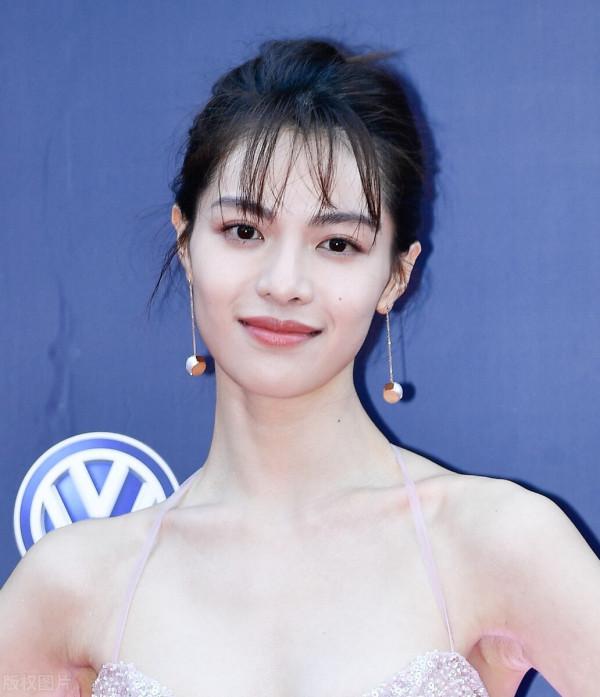 《王牌部隊》開播，黃景瑜肖戰鍾楚曦主演，李幼斌何政軍再度搭檔