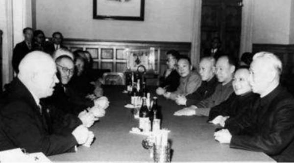 1962年中印戰爭爆發前，毛主席憂心忡忡，張國華的一番話讓他釋懷