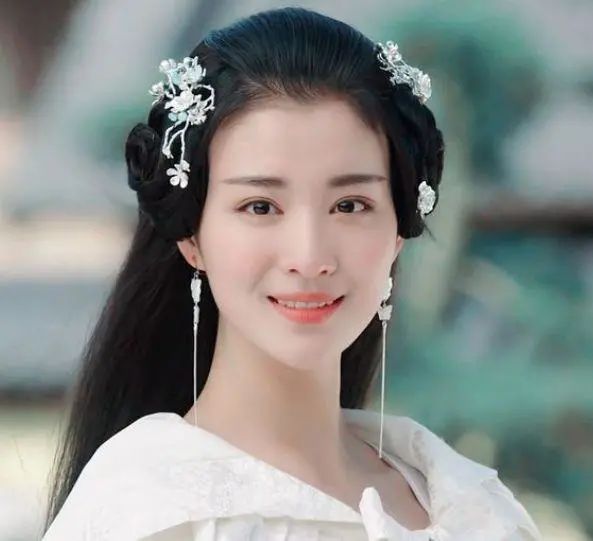 娛樂圈女明星青黃不接！四旦雙冰退位85花轉型失敗，90花奔三