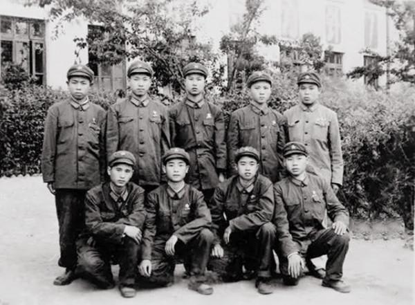 越戰中兩個兒子相繼犧牲，作為司令員的父親又把女婿送上戰場