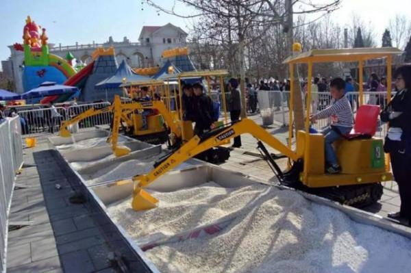 孩子痴迷挖掘機,背後是有原因的,家有喜歡挖掘機娃的家長要知道 孩子痴迷挖掘機,背後是有原因的,家有喜歡挖掘機娃的家長要知道