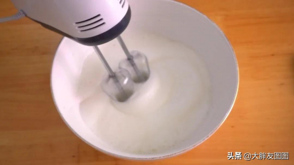 比豆腐還嫩！自制酸奶蛋糕，配方和秘訣都給你，外面買不到