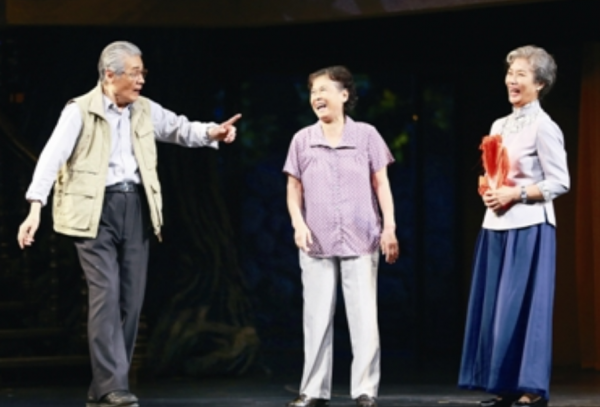 12位年近100歲還健在的老戲骨，秦怡令人敬佩，田華一生太可憐