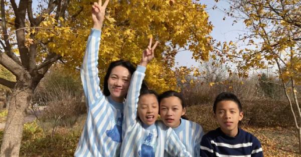 “安徽衛視一姐”周群：大火時與郭德綱傳緋聞，如今自曝月薪3000