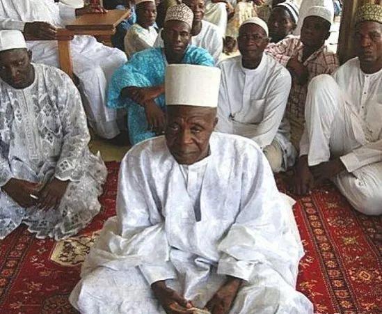 娶107個老婆，個個對其言聽計從，這個黑人男子究竟有何魔力？