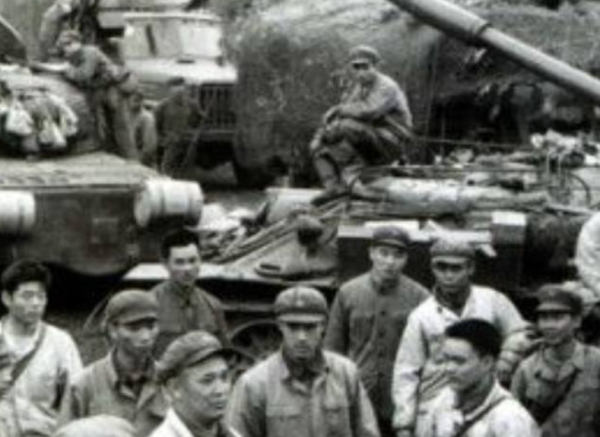 廖錫龍指揮收復者陰山，越軍營長不肯投降，被噴火器燒死在山洞裡