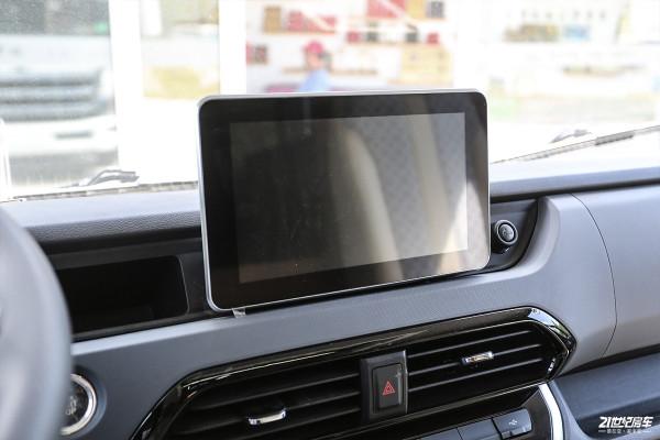 2張大床、2個廚房！實拍宇晨網紅四號大額頭輕卡房車