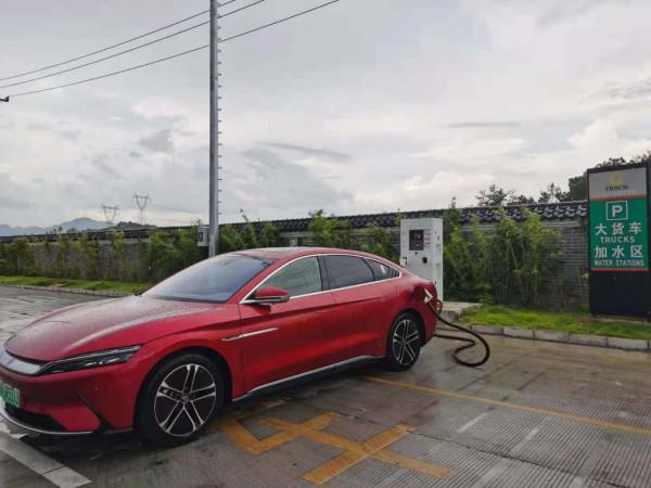 開著電動爹去旅行2：電動爹果然是爹，關於里程焦慮的小故事