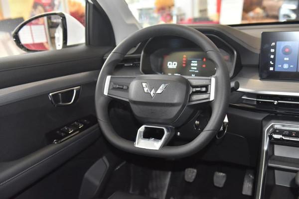 五菱星辰火了，6&period;98萬起配1&period;5T動力，軸距2750mm，專為工薪族打造