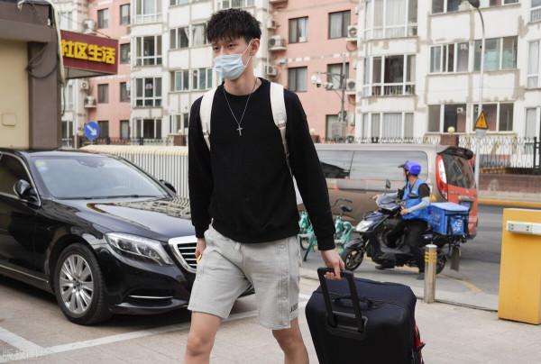 全場18+7+4蓋帽！全運會首秀驚豔，得分全隊最高，曾凡博未來可期