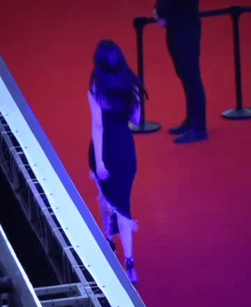 迪麗熱巴背影殺