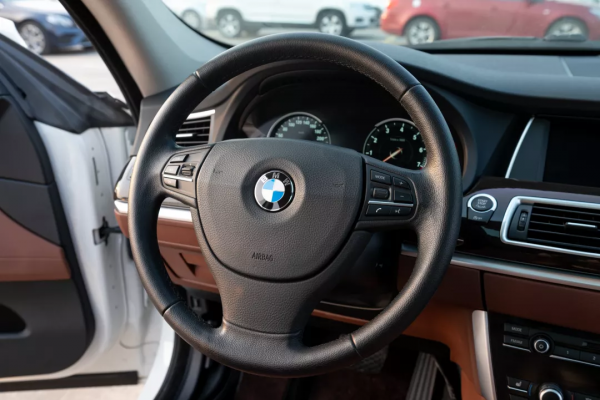 出於5系卻高於5系，二手528i GT深藏不露