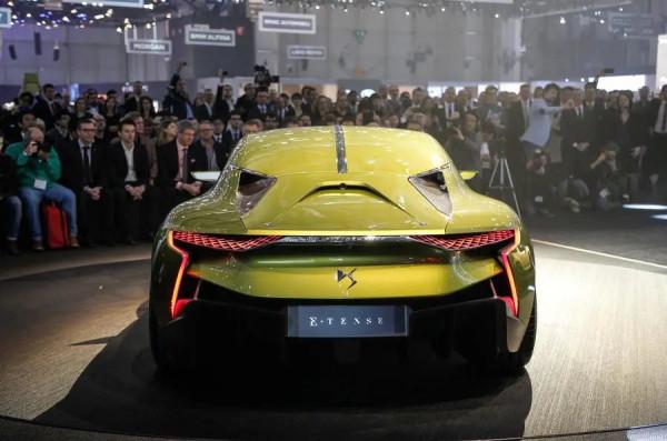 電動先鋒與鋼炮偶像交織的未來 | 2022新車通緝令