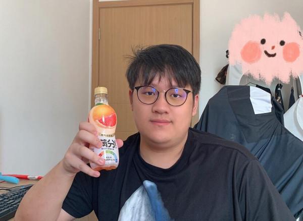 王思聰送IG前隊員極品電腦，兩條記憶體價值1.7萬，全國只有一套