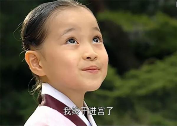 影視劇女主小時候與長大後對比，蔣勤勤好像仙女，舒暢楊紫差距大