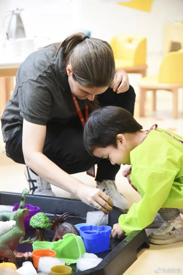 父母們為孩子苦苦尋找的幸福感,究竟什麼模樣? 父母們為孩子苦苦尋找的幸福感,究竟什麼模樣?