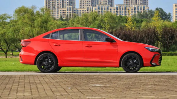 離GT最近的一次！超值國產家轎出新款，顏值暴增，不到9萬可買
