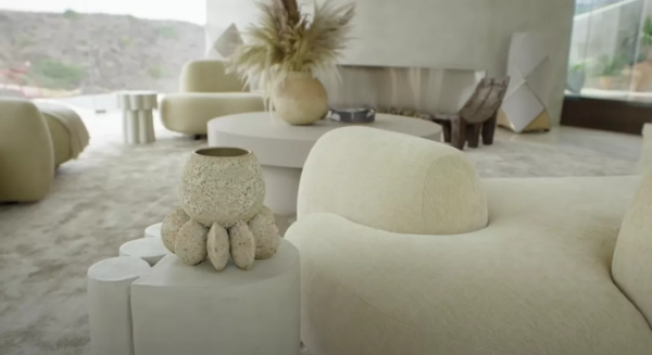 巨星夫婦花1&period;3億買下&OpenCurlyDoubleQuote;鋼鐵俠的豪宅&rdquo;！還能在懸崖邊游泳？酸了